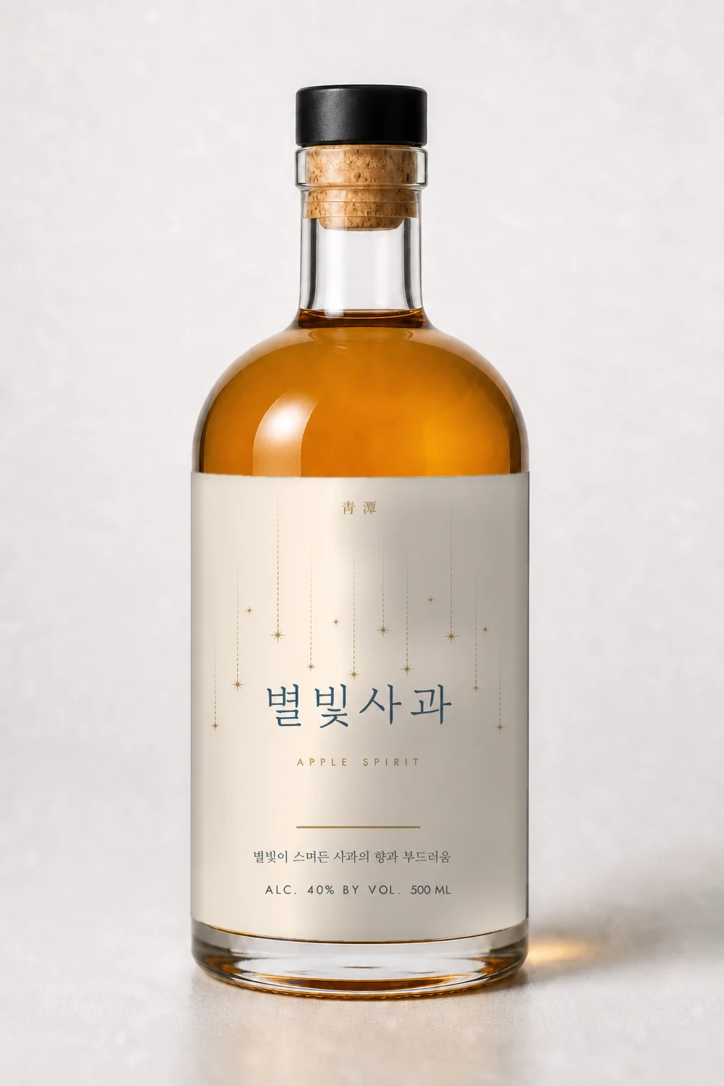 밝은 아이보리 라벨의 별빛사과 500mL